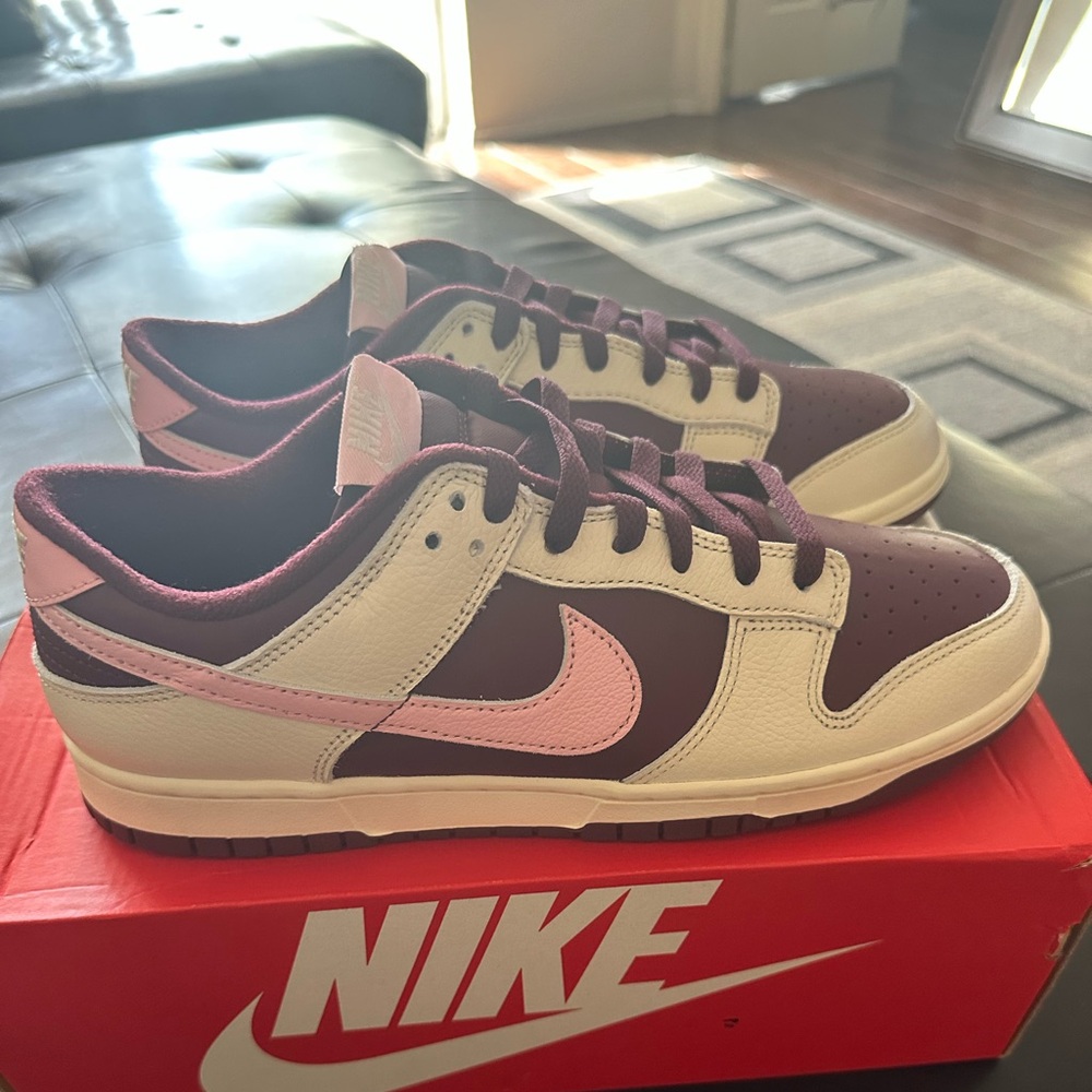 Nike dunk low retro PRM men’s size 10 Valentine’s Day